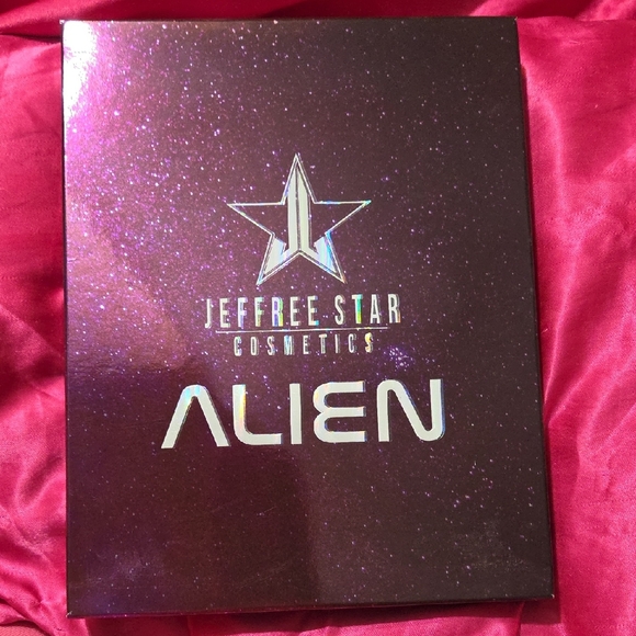Jeffree Star Other - Jeffree Star Alien Eyeshadow Palette - Holographic Plum Packaging